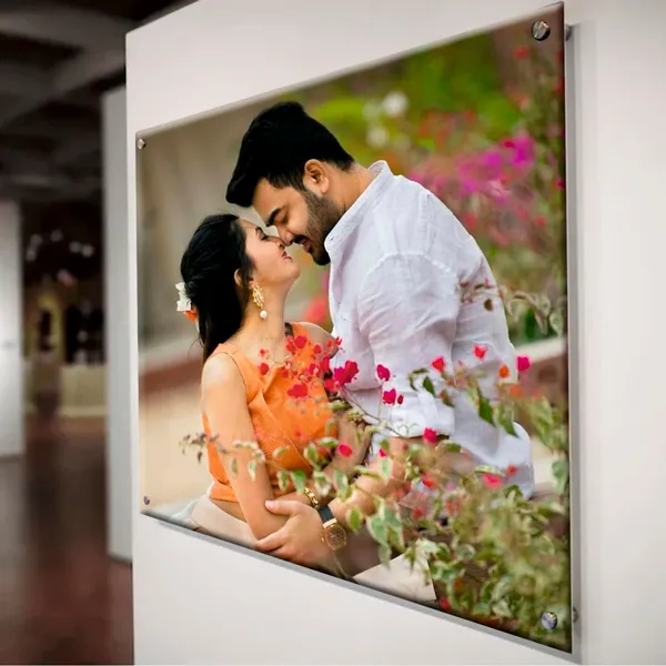 White_Modern_Photo_Frame
