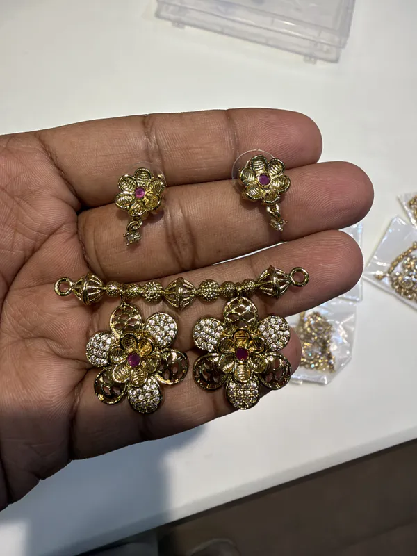 Drishti_Gold_Tone_Victorian_Kundan_Mangalsutra_and_Earrings_Set_for_Women