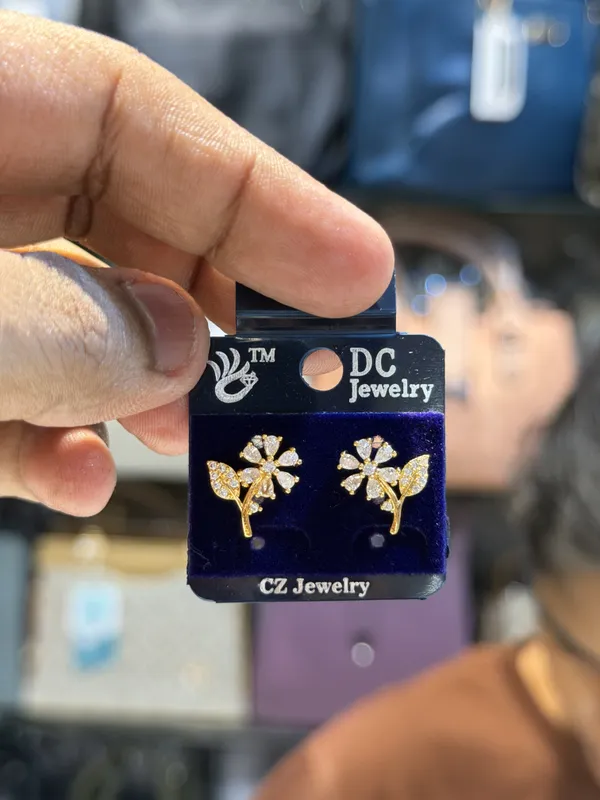 Darshana_Gold_Tone_Floral_CZ_Stud_Earrings_for_Women