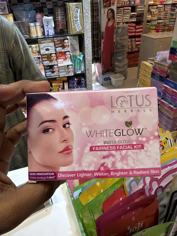 Lotus_Herbals_WhiteGlow_Insta_Glow_Fairness_Facial_Kit