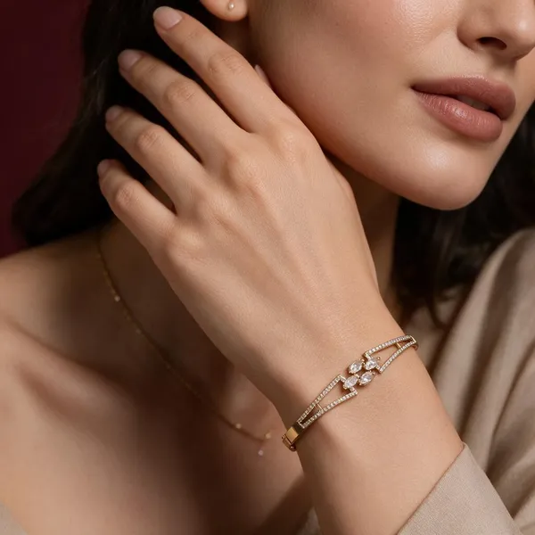 Saanvi_Gold_Tone_Geometric_Bracelet_For_Women
