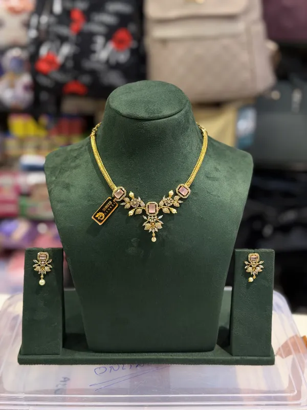 Yogita_Gold_Tone_Floral_Necklace_and_Earrings_Set_for_Women