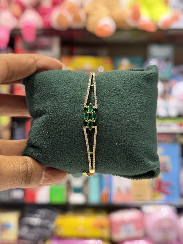 Naira_Gold_Tone_Green_Stone_Bracelet_for_Women