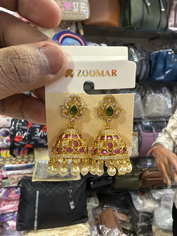 Anamika_Gold-Tone_Stone_Studded_Jhumka_Earrings_for_Women