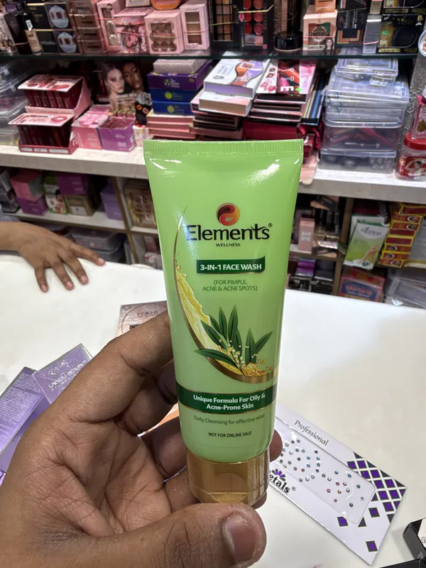 Elements_Wellness_3-In-1_Face_Wash_For_Acne-Prone_Skin