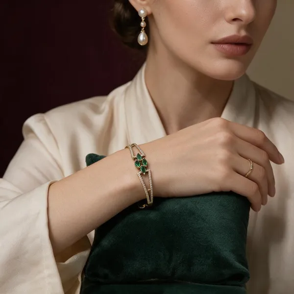 Naira_Gold_Tone_Green_Stone_Bracelet_For_Women