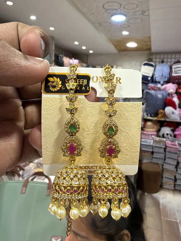 Rajshree_Gold_Tone_Kundan_Jhumka_Earrings_for_Women