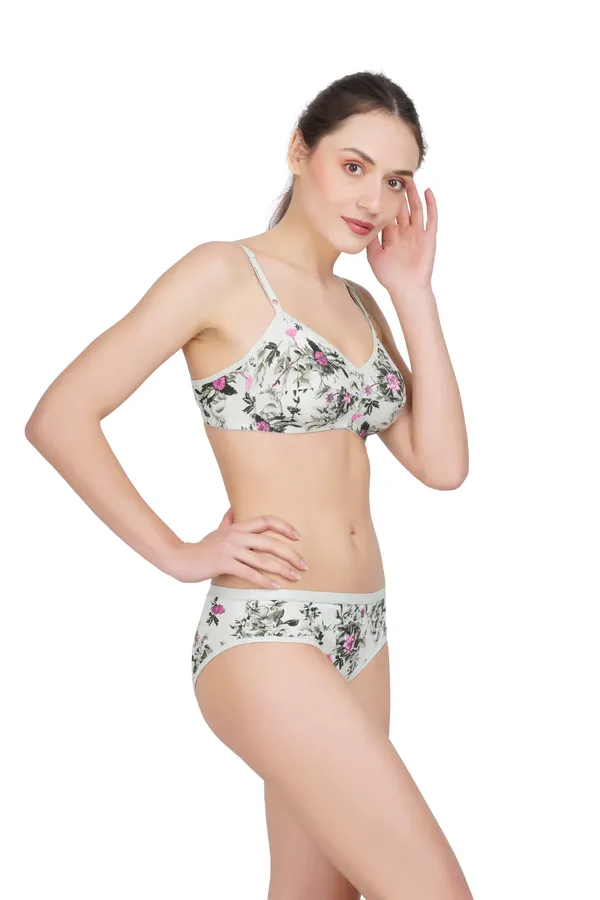 Cream_Pink_Frooty_Lingerie_Set_for_Women