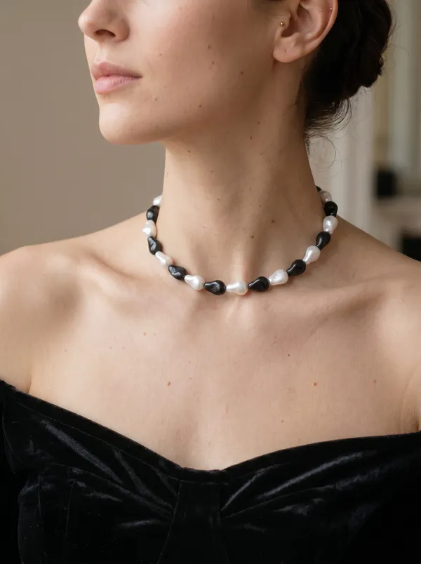 Baroque_Midnight_Necklace