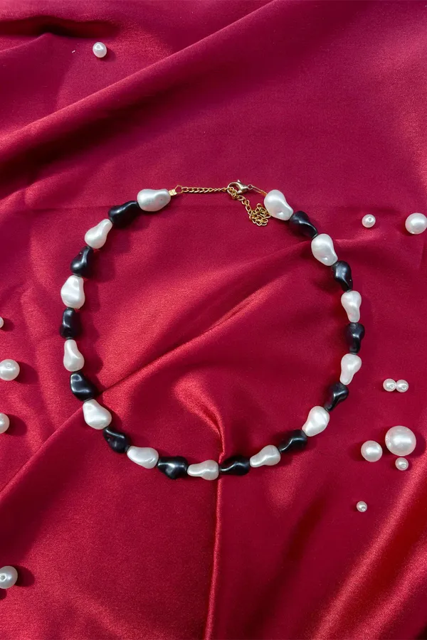 Baroque_Midnight_Necklace