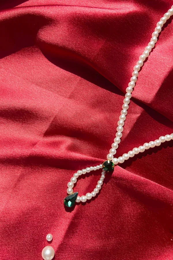 Emerald_Teardrop_Pearl_Necklace