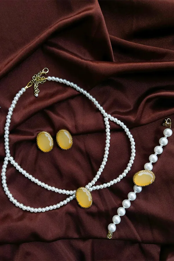 Yellow_Gemstone_Set_With_Bracelet