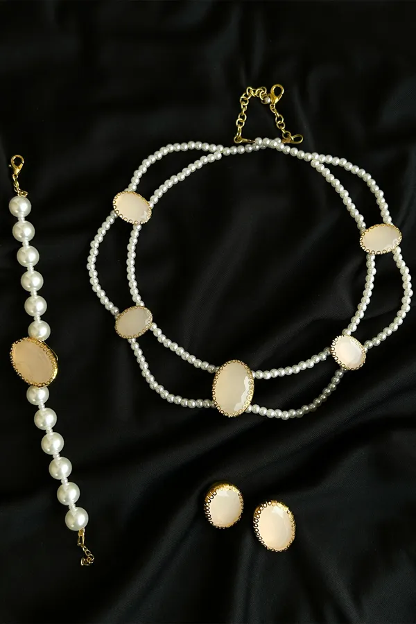 Luna_Glow_Pearl_Set_With_Bracelet