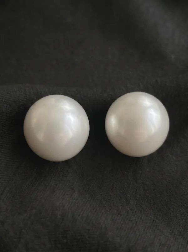 Signature_Pearl_Studs_Earrings_18mm