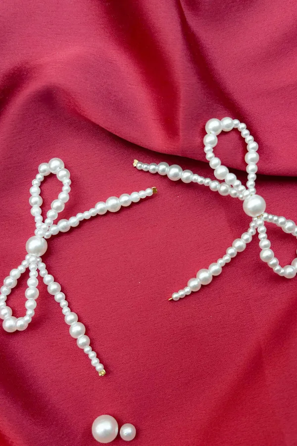 Pearl_Kiss_Bow_Earrings
