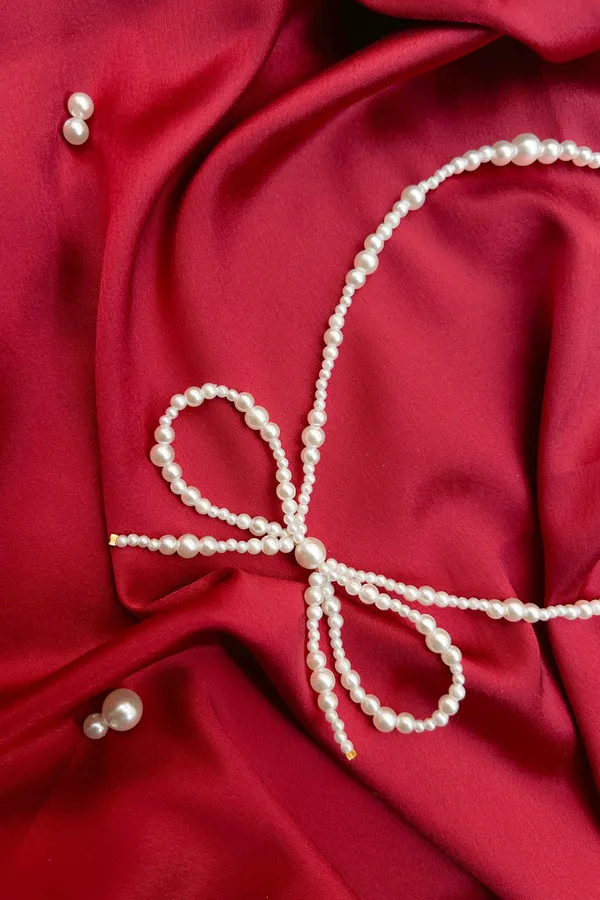 Pretty_In_Pearls_Bow_Necklace