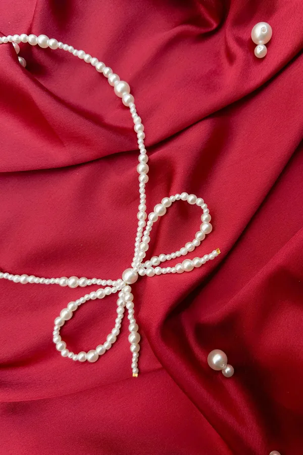 Pretty_In_Pearls_Bow_Necklace