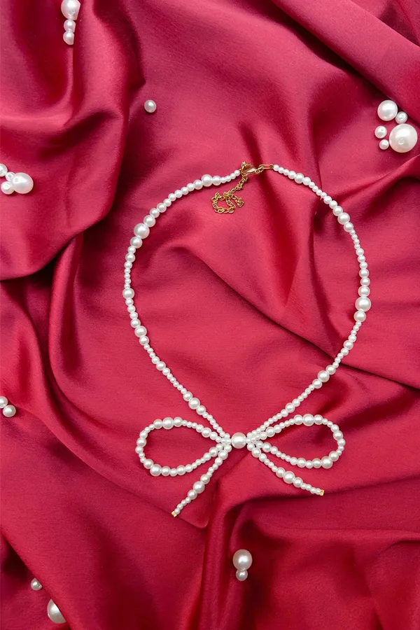 Pretty_In_Pearls_Bow_Necklace