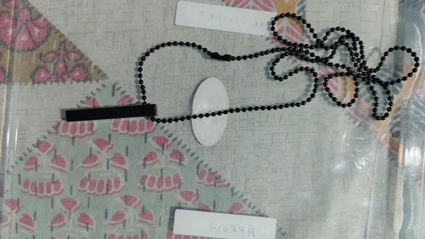 Black_Beaded_Pendant_Necklace_for_Women