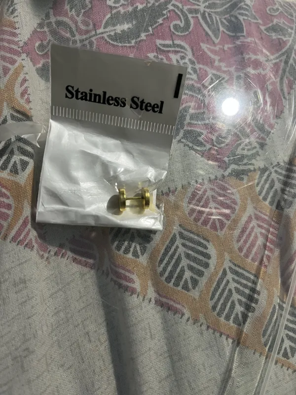 Gold_Stainless_Steel_Barbell_Piercing_Jewellery_for_Unisex