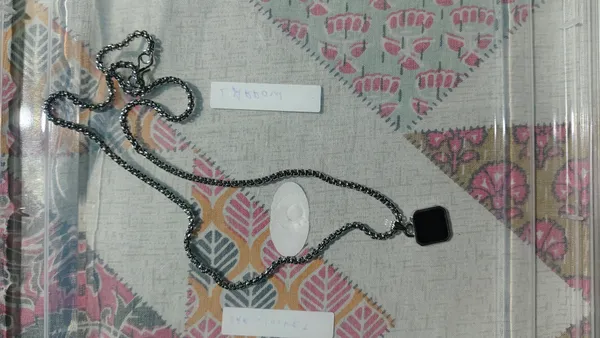 Black_Chain_Pendant_Necklace