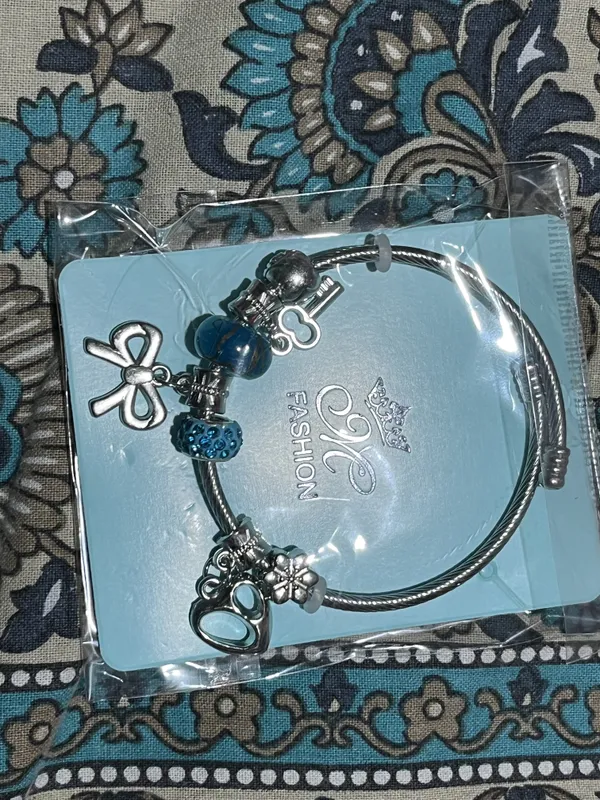 Silver_Tone_Charm_Bracelet_for_Women