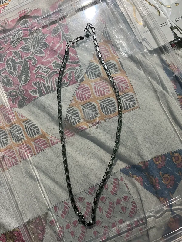 Black_Chain_Necklace_for_Women