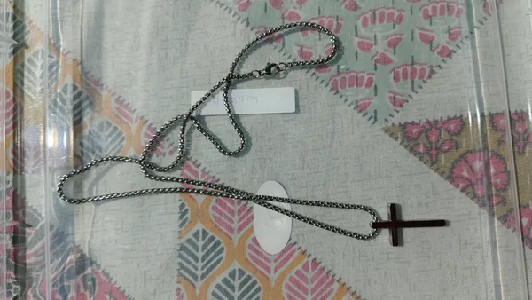 Black_Chain_Cross_Pendant_Necklace