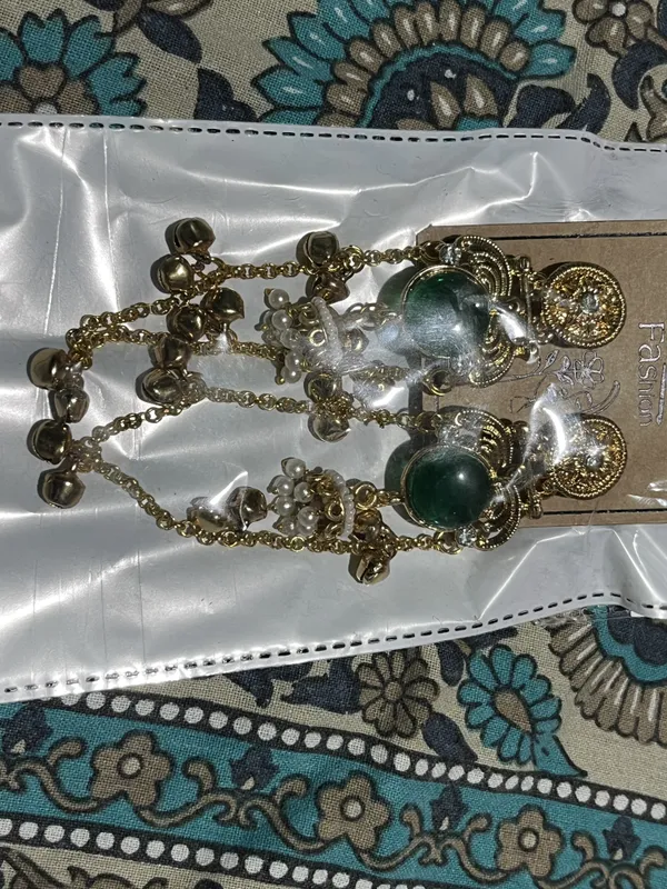 Green_Metal_Jhumka_Earrings_for_Women