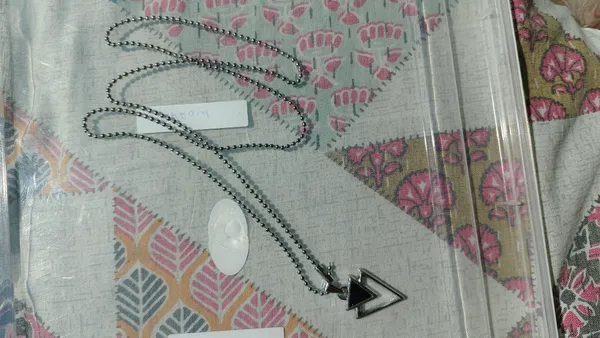 Black_Beaded_Triangle_Pendant_Necklace_for_Women