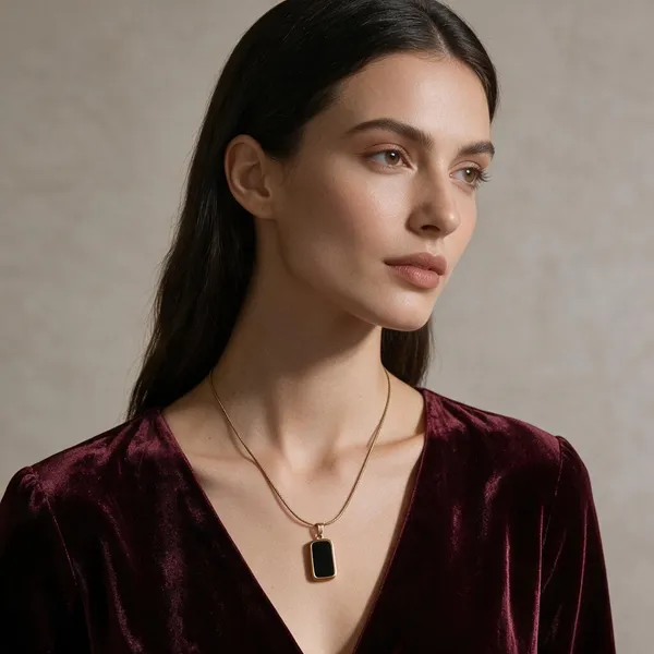 Gold-Plated_Stainless_Steel_Black_Rectangular_Pendant_Necklace_For_Women