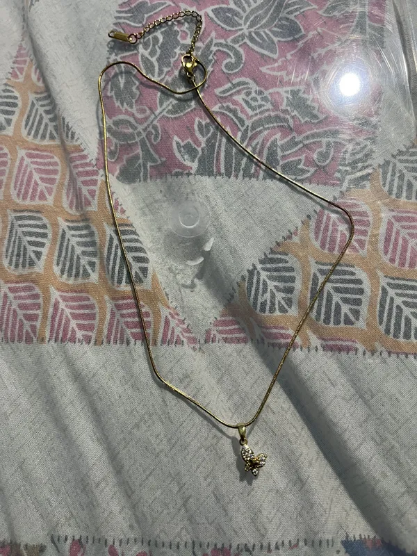 Gold_Tone_Pendant_Necklace_for_Women
