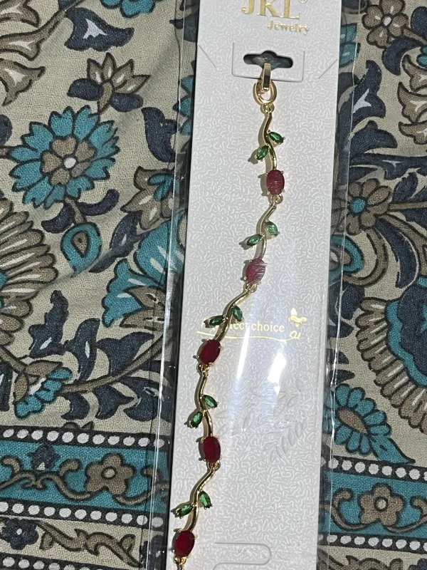 Gold_Tone_Leaf_Beaded_Dangling_Jewellery_For_Women