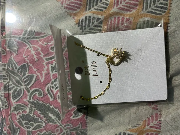 Gold_Tone_Floral_Pendant_Necklace_for_Women
