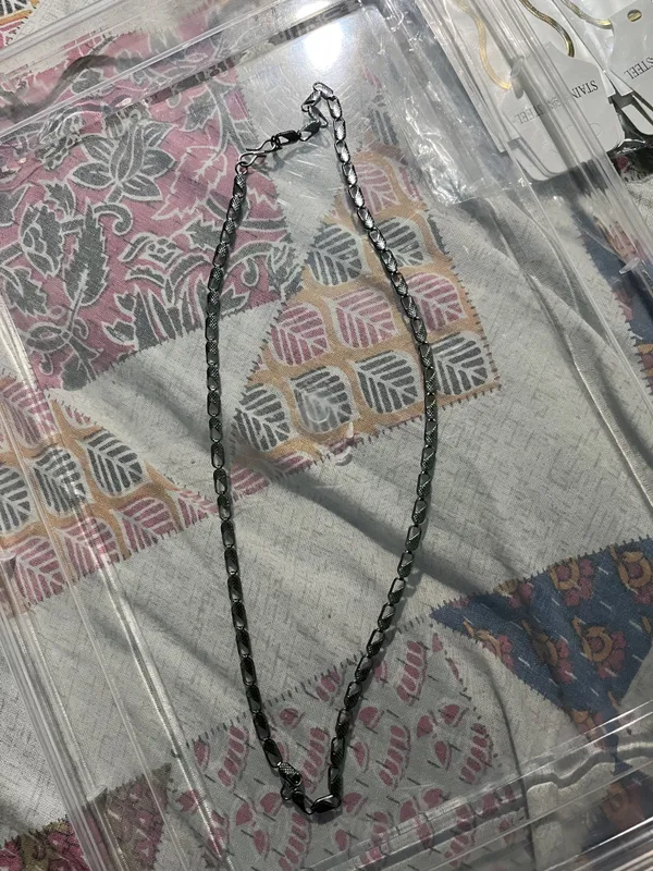 Black_Metal_Chain_Necklace_for_Women