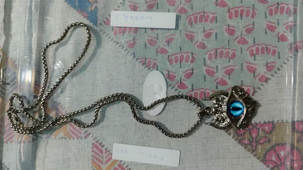 Silver_Tone_Statement_Pendant_Necklace_for_Women