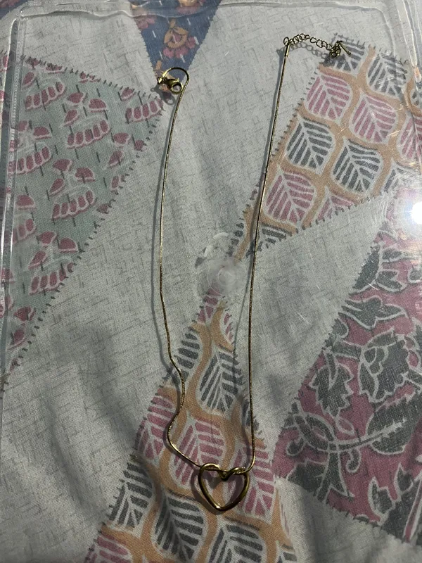 Gold_Tone_Heart_Pendant_Necklace_for_Women