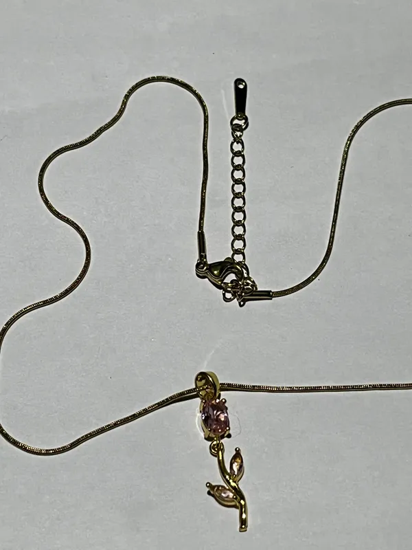 Gold_Tone_Floral_Pendant_Necklace_for_Women