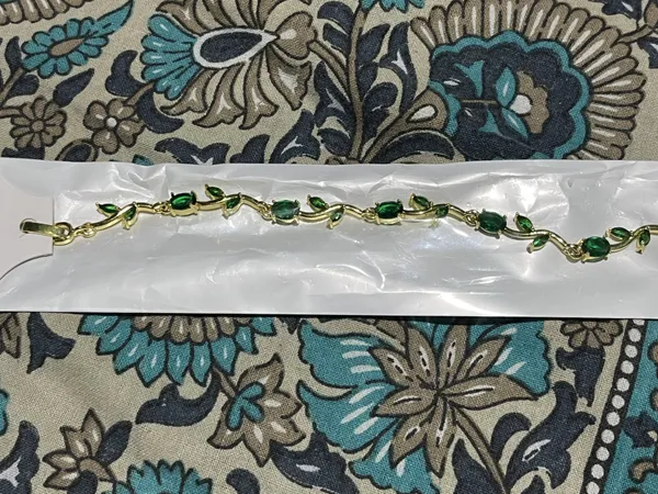 Gold_Tone_Green_Stone_Leaf_Bracelet_for_Women