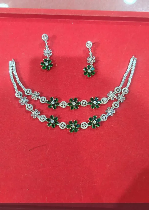 Silver_Brass_Green_Stone_Floral_Layered_Necklace_Set_For_Women