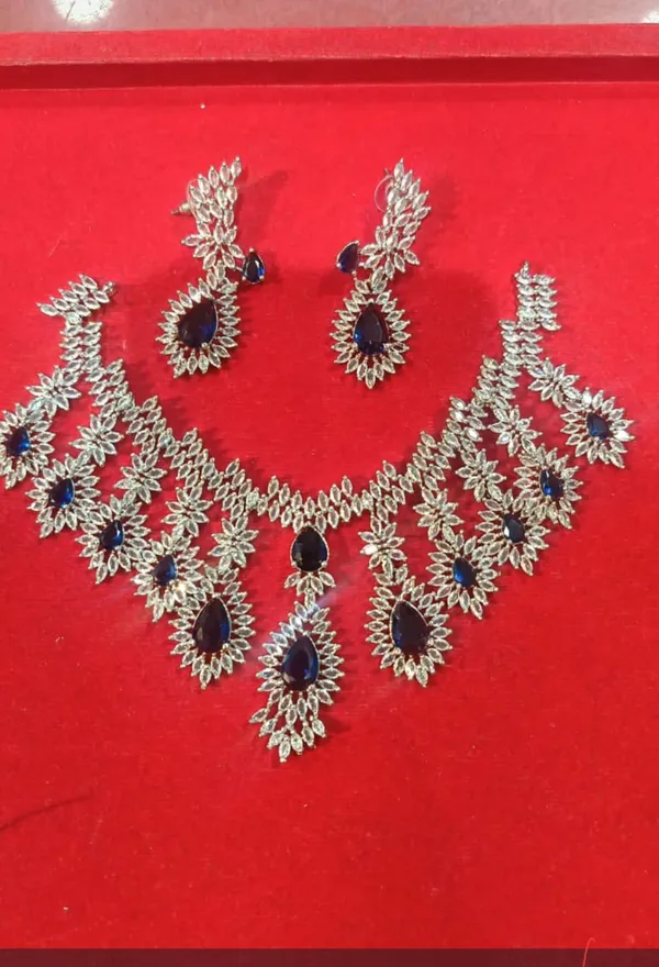 Silver_Brass_Floral_Dark_Blue_Stone_Necklace_Set_For_Women