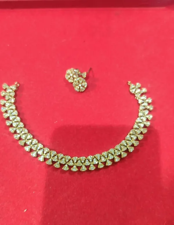Gold_Brass_Stone_Studded_Geometric_Necklace_Set_For_Women