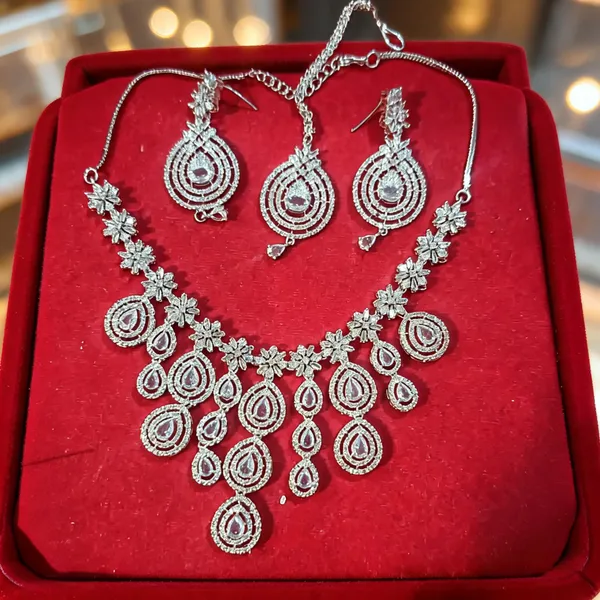 Silver_Brass_Statement_Necklace_Set_For_Women