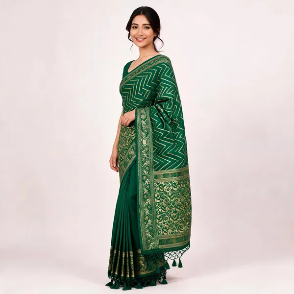 Green_Soft_Silk_Patterned_Saree_For_Women