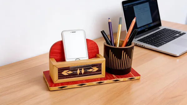 Brown_Bamboo_Pen_Holder_For_Office