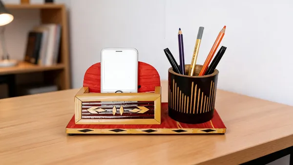 Brown_Bamboo_Pen_Holder_For_Office