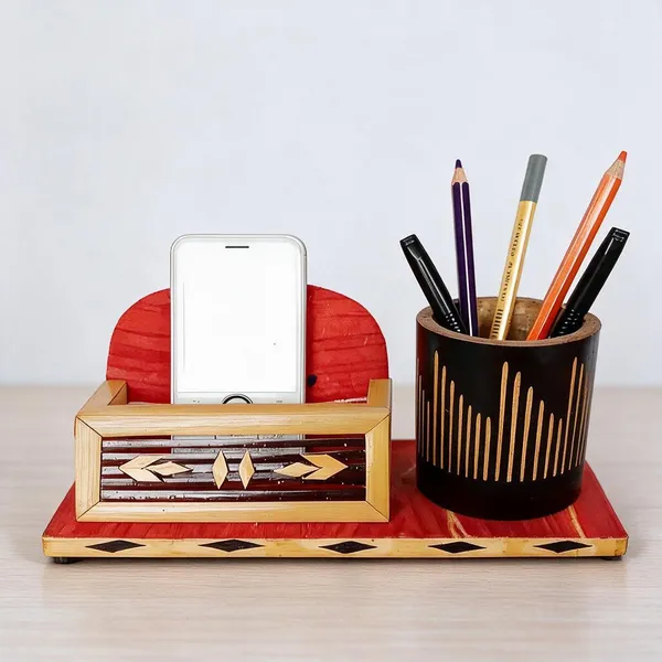 Brown_Bamboo_Pen_Holder_For_Office