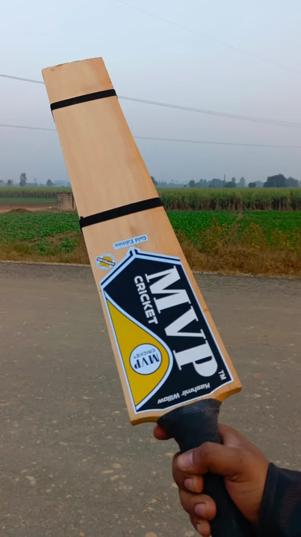 Mvp_Wooden_Cricket_Bat_With_Black_Grip