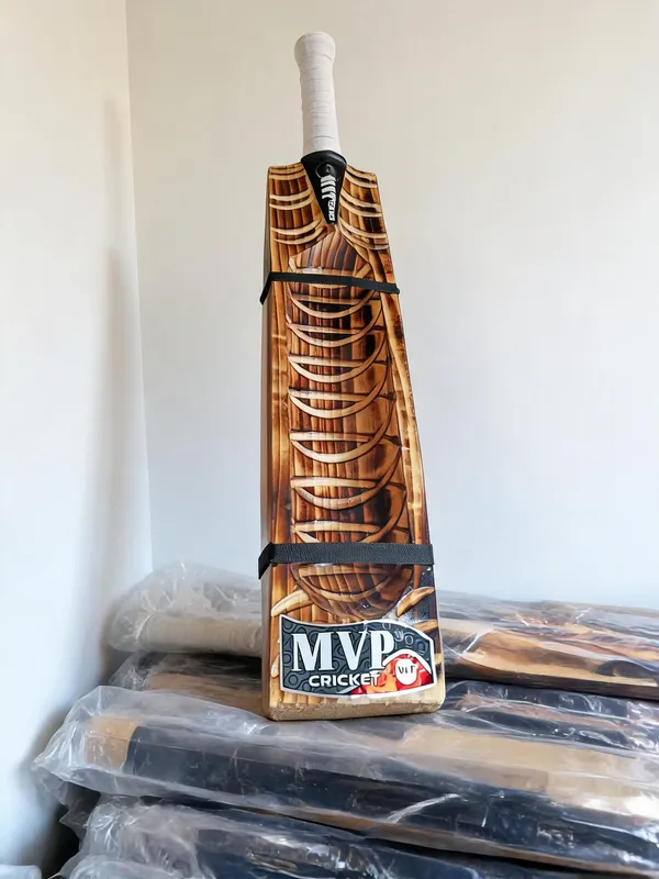 Brown_Wooden_Cricket_Bat