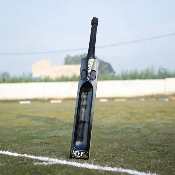 Black_Cricket_Bat